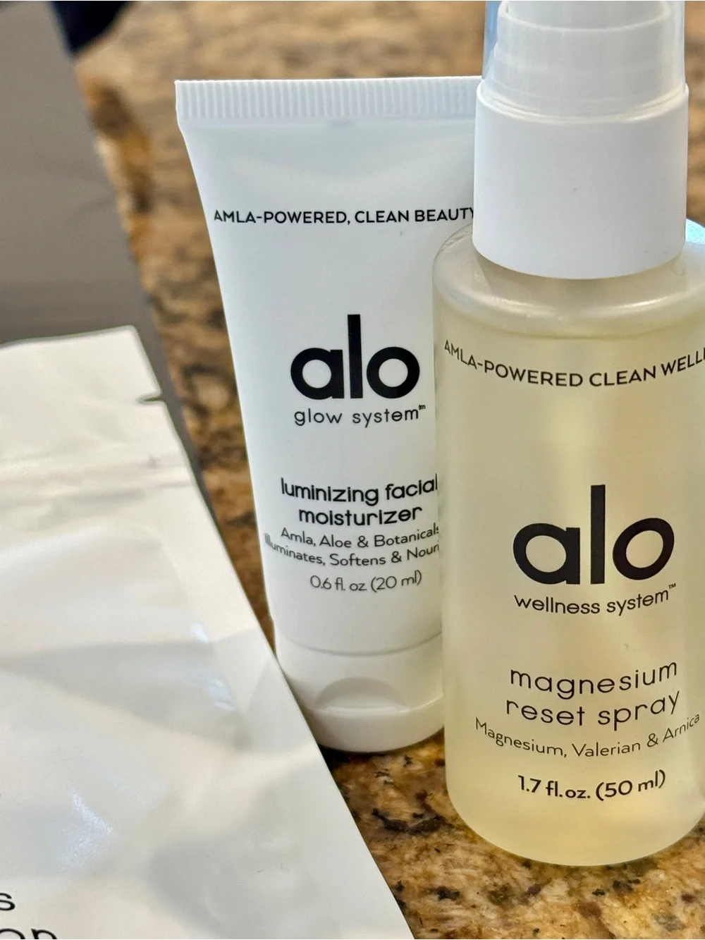 NWT Alo Yoga BUNDLE of Travel Wellness and (6) Paper Gift Bags , Cleanser